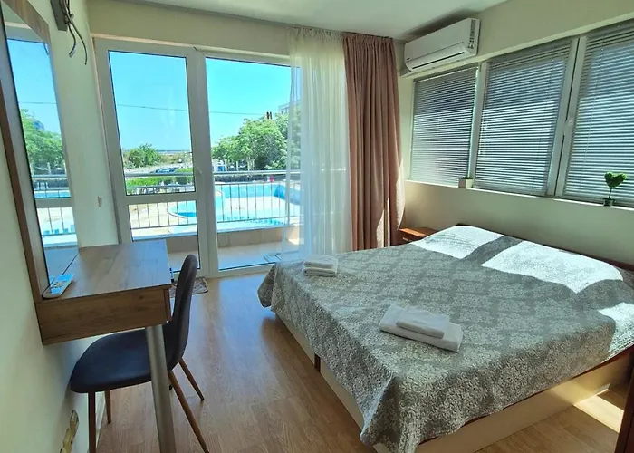 Apartamento първа линия лазур Pomorie